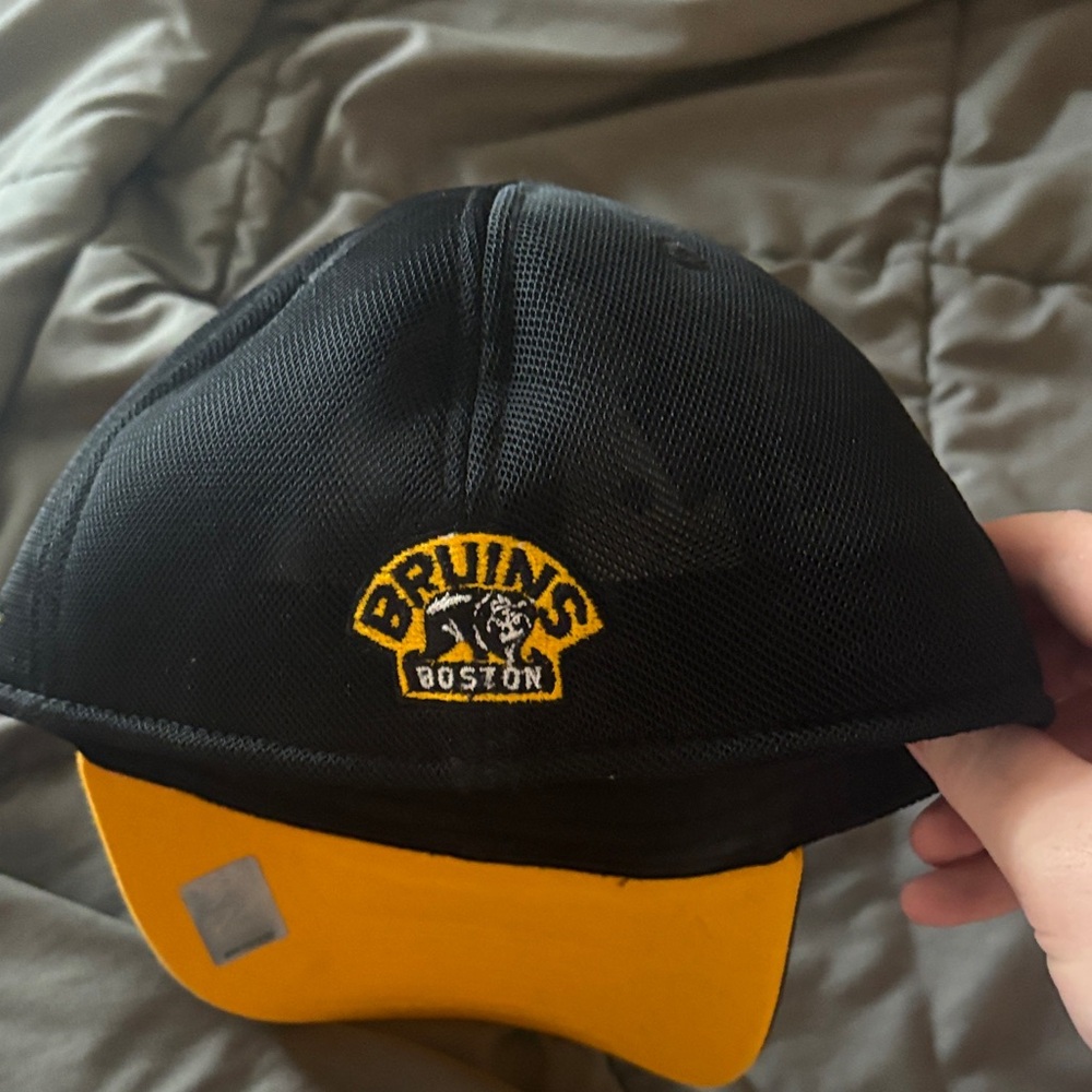 Reebok Boston Bruins Baseball Cap - Picture 3 of 3
